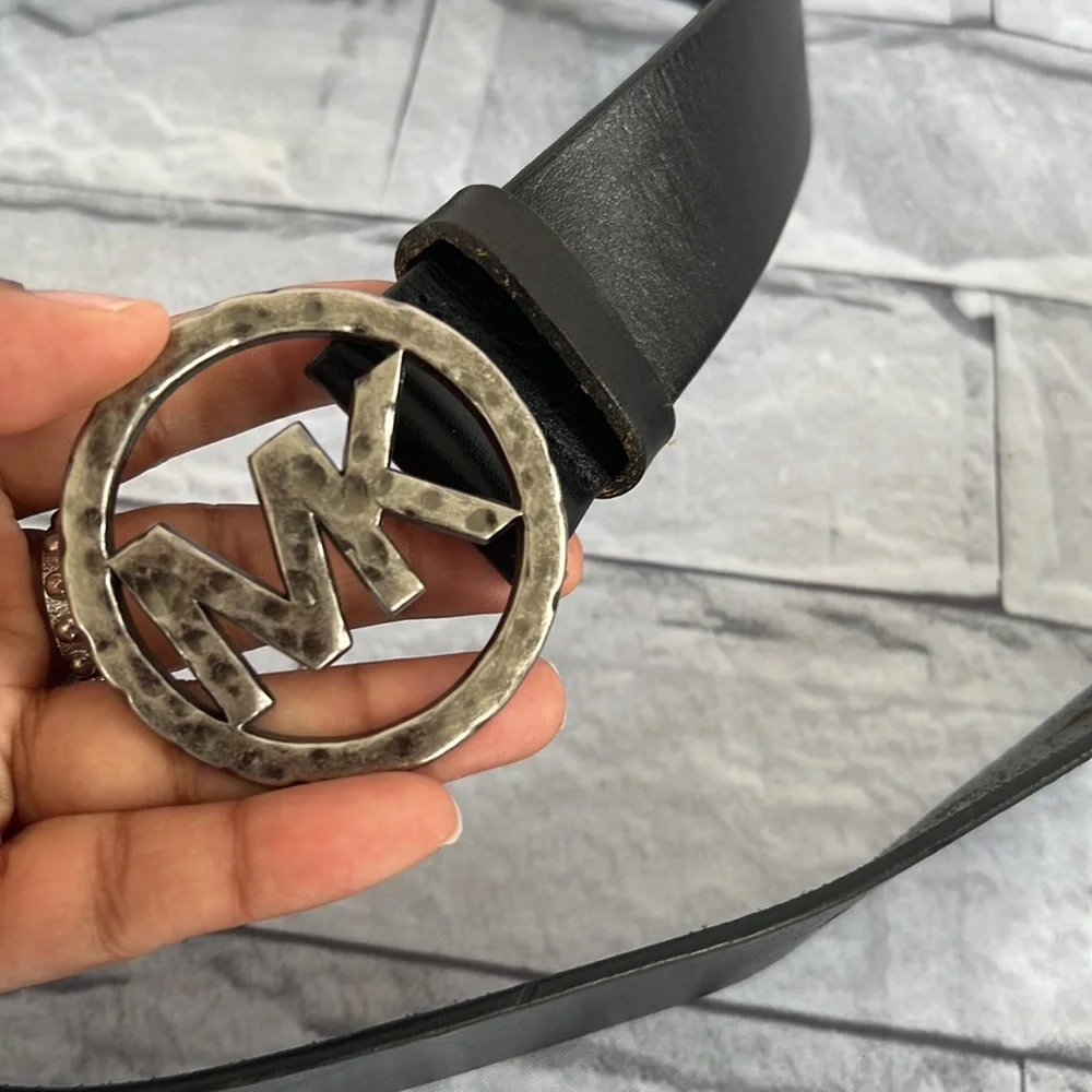 Michael Michael Kors black leather MK front logo belt size medium 6
